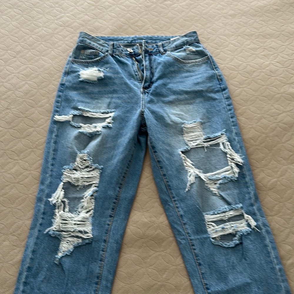 NWOT SHEIN light washed ripped straight leg jeans size Med (6)